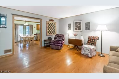 203 Powderhorn Dr, Lopatcong Township, NJ 08865 - Photo 8