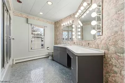 608 Meadow St, Roselle, NJ 07203 - Photo 18