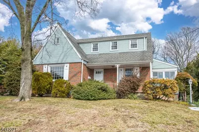 567 Windsor Rd, Wood Ridge, NJ 07075 - Photo 2