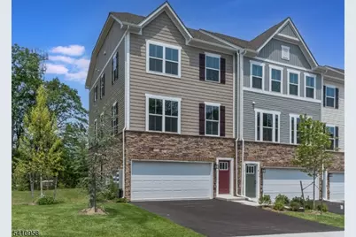 3 Peckwell St, Mount Olive, NJ 07828 - Photo 2