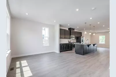 3 Peckwell St, Mount Olive, NJ 07828 - Photo 8