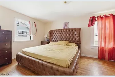 302 Oswald Pl, Union Township, NJ 07088 - Photo 8