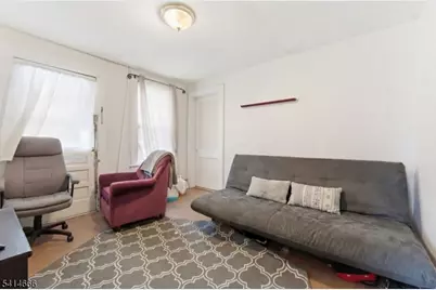 302 Oswald Pl, Union Township, NJ 07088 - Photo 4