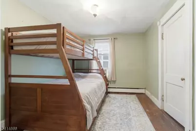 302 Oswald Pl, Union Township, NJ 07088 - Photo 10