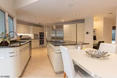 22 Post Ln, Livingston, NJ 07039 - Photo 10