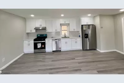 28 Harmony St, North Plainfield, NJ 07060 - Photo 2