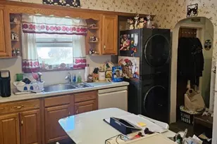 215 W 2nd St, Clifton, NJ 07011 - Photo 16