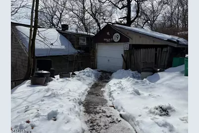 19 Up Grnwd Rd, West Milford, NJ 07421 - Photo 2