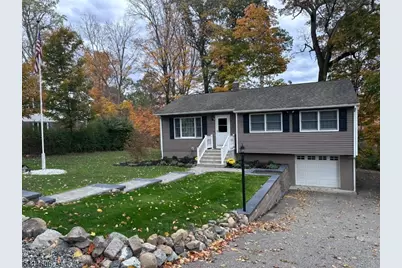 31 Weir Pl, Ringwood, NJ 07456 - Photo 2