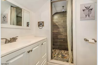 2129 Lakeside Dr W, Vernon, NJ 07422 - Photo 16