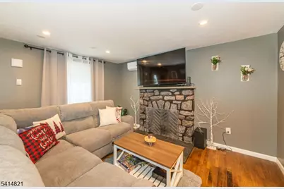 2129 Lakeside Dr W, Vernon, NJ 07422 - Photo 8