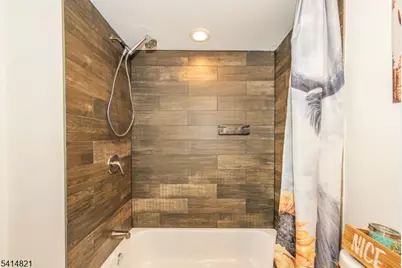 2129 Lakeside Dr W, Vernon, NJ 07422 - Photo 10