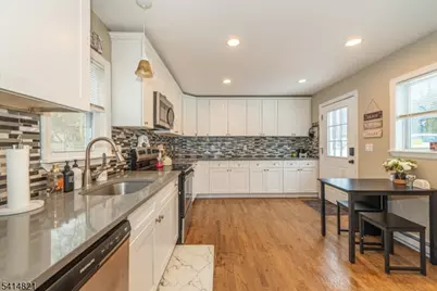 2129 Lakeside Dr W, Vernon, NJ 07422 - Photo 2