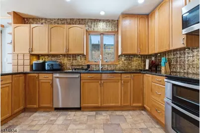 14 Marshall Trl, Hopatcong, NJ 07843 - Photo 6