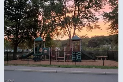 10 Sunrise Ave, Bloomingdale, NJ 07403 - Photo 36