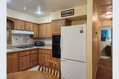 10 Sunrise Ave, Bloomingdale, NJ 07403 - Photo 10