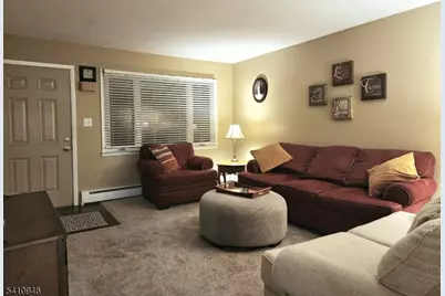 10 Sunrise Ave, Bloomingdale, NJ 07403 - Photo 4