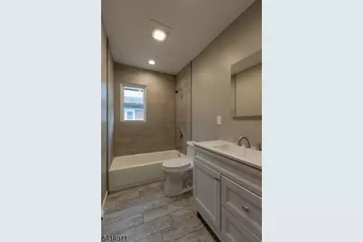 318 Kennedy Dr, Linden, NJ 07036 - Photo 16