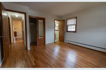 318 Kennedy Dr, Linden, NJ 07036 - Photo 14