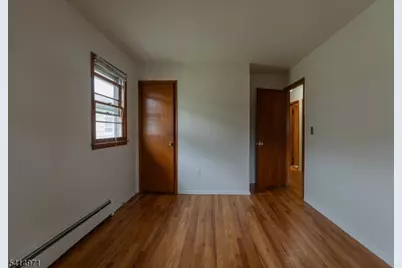 318 Kennedy Dr, Linden, NJ 07036 - Photo 12