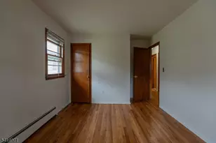 318 Kennedy Dr, Linden, NJ 07036 - Photo 12