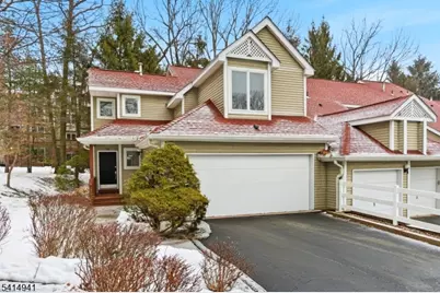 20 Heritage Ct, Jefferson Township, NJ 07438 - Photo 2