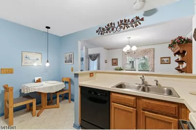 20 Heritage Ct, Jefferson Township, NJ 07438 - Photo 10