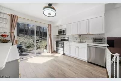 16 Woodland Trl, Sparta Township, NJ 07871 - Photo 10