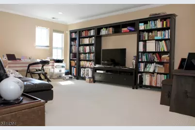 105 Swing Bridge Ln, South Bound Brook Boro, NJ 08880 - Photo 8