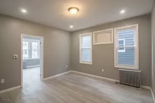 127 Brookwood St, East Orange, NJ 07018 - Photo 4