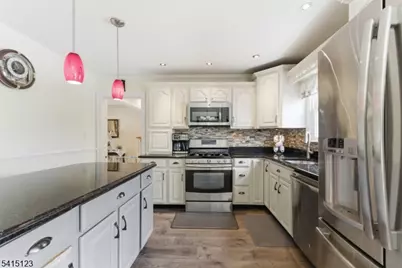 60 Belleview Ave, Butler, NJ 07405 - Photo 12