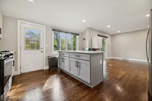 102 Jamestown Rd, Montgomery Township, NJ 08502 - Photo 4