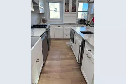 287 Gifford Pl, Teaneck Township, NJ 07666 - Photo 8