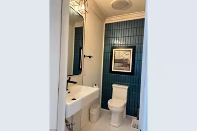 287 Gifford Pl, Teaneck Township, NJ 07666 - Photo 24