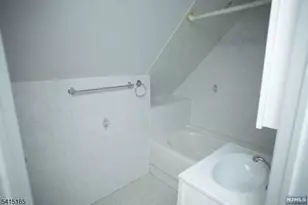 35 East Pl, Lodi, NJ 07644 - Photo 8