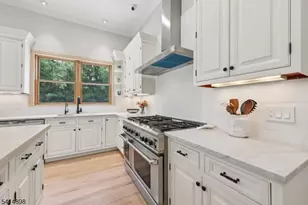 5 Shores Rd, Mendham Township, NJ 07869 - Photo 10