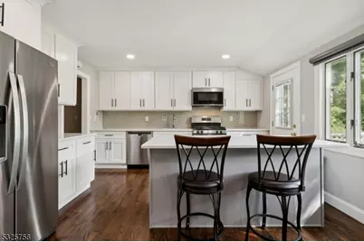 102 Jamestown Rd, Montgomery Township, NJ 08502 - Photo 6