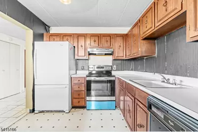 170 Lafayette Ave #6A, Passaic, NJ 07055 - Photo 4