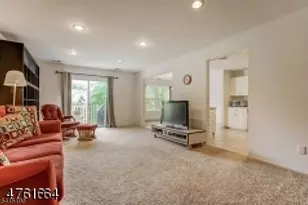 6 Jennifer Dr, East Hanover Township, NJ 07936 - Photo 2