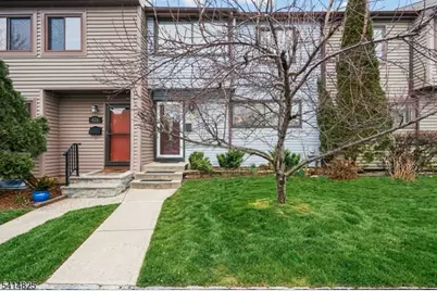 424 Tall Oak Ln, Hillsborough Township, NJ 08844 - Photo 2