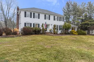 13 Grandview Cir, Raritan Township, NJ 08822 - Photo 2