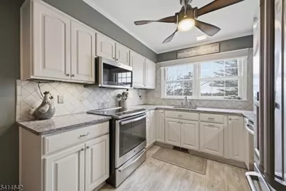 41 Purple Martin Dr, Allamuchy Township, NJ 07840 - Photo 10