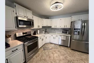 137 Drake Ln, Roxbury Township, NJ 07852 - Photo 2