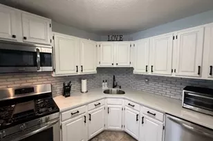 137 Drake Ln, Roxbury Township, NJ 07852 - Photo 2