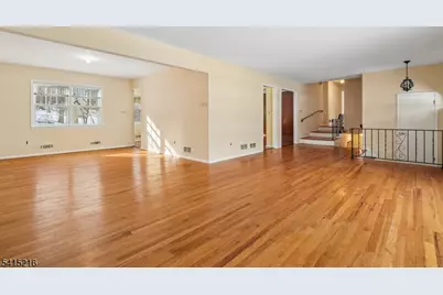 53 Sherbrook Dr, Berkeley Heights Township, NJ 07922 - Photo 4