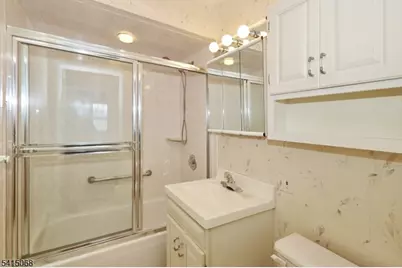 1044 Grandview Ave, Union Township, NJ 07083 - Photo 18