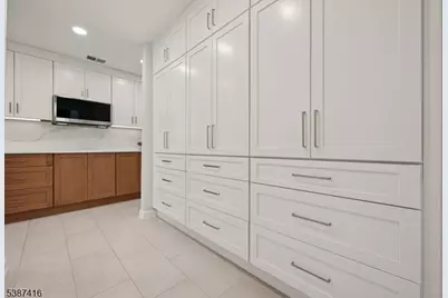 8 Sherwood Dr, Mountain Lakes, NJ 07046 - Photo 8