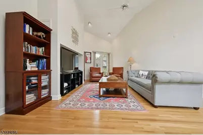 8 Sherwood Dr, Mountain Lakes, NJ 07046 - Photo 18