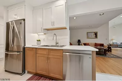 8 Sherwood Dr, Mountain Lakes, NJ 07046 - Photo 4