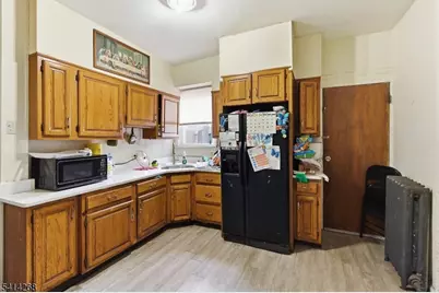 27 Jacques St, Elizabeth, NJ 07201 - Photo 4